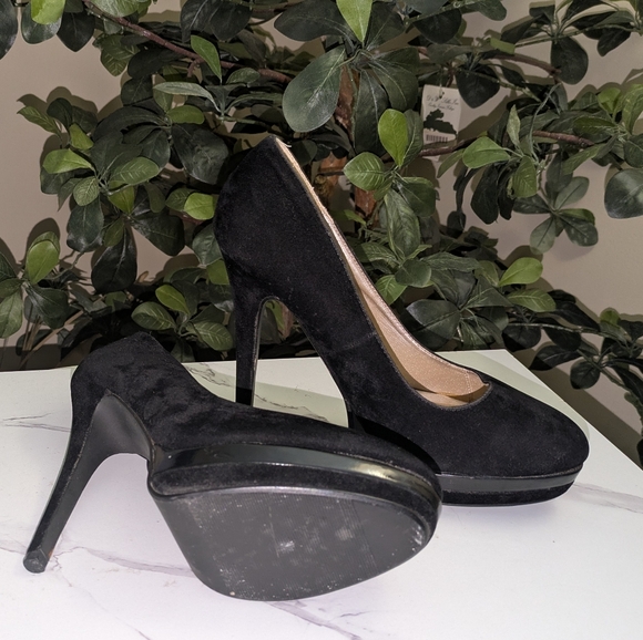 Elegant Black High Heels - Picture 1 of 7